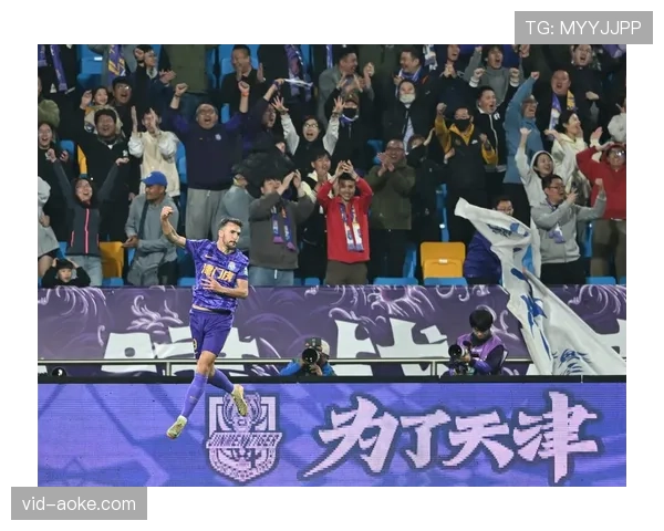 关键时刻:天津津门虎门将扑出近距离头球,守住平局 关键时刻:天津津门虎门将扑出近距离头球,守住平局